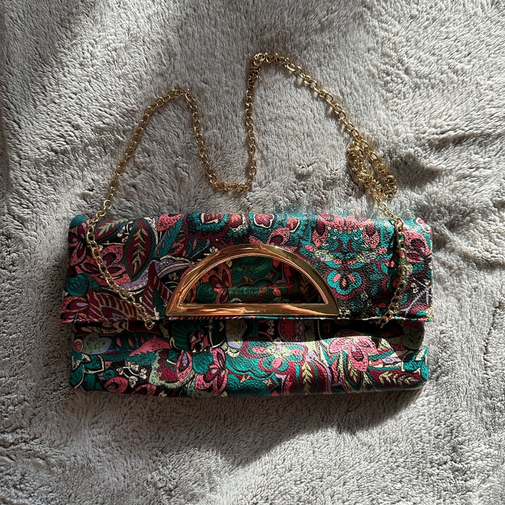GORGEOUS Gold Chain Flower Pattern Crossbody